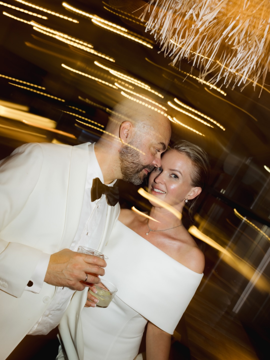 “Ro i den kreative proces
opstår, når man erkender, at målet ikke er at
tilfredsstille alle, men at være ærlig i sit udtryk.”

- David Andersen

#bryllupsfotograf #weddingphotographer #editorialweddingphotography #bryllupsfotografering #weddingphotography